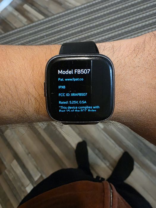 Fitbit Versa 2, cu încărcător