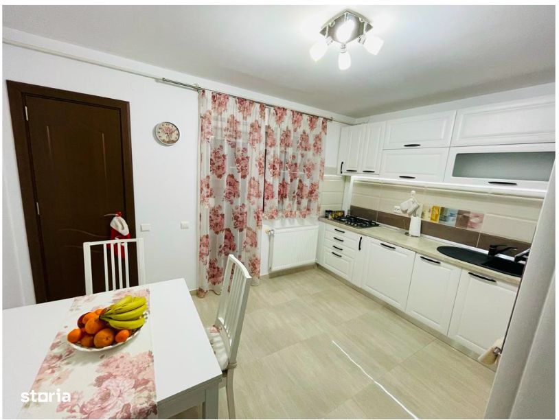 Apartament de Vănzare, 3 Camere, 81mp, 2 Parcari, Zona Selimbar.