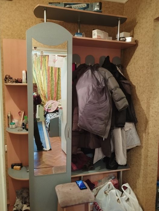 Прихожая с зеркалом
