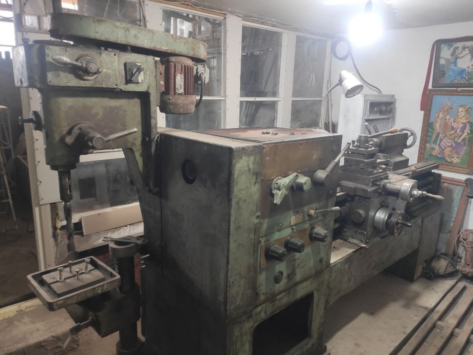 Токарный станок модель 1д95