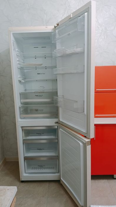 Продается холодильник марка  LG в хорошем состояние