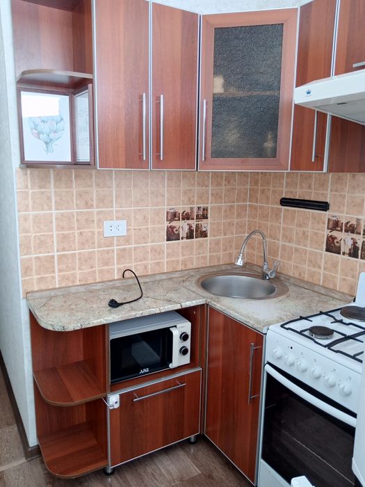 СРОЧНО!!! Продаю гарнитур кухонный угловой