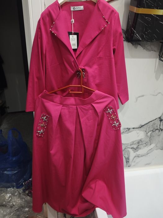 Продам кастюм двойки и тройки