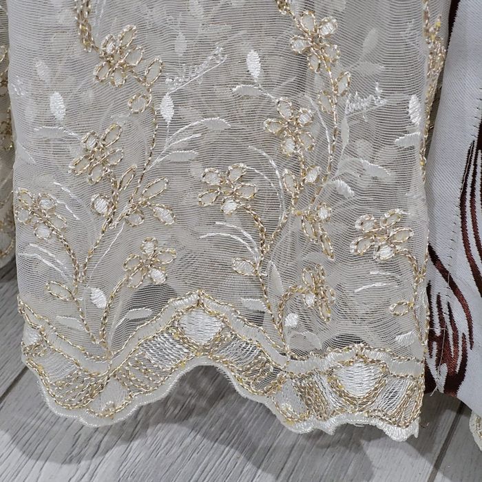 Продам тюль 8 м в золоте