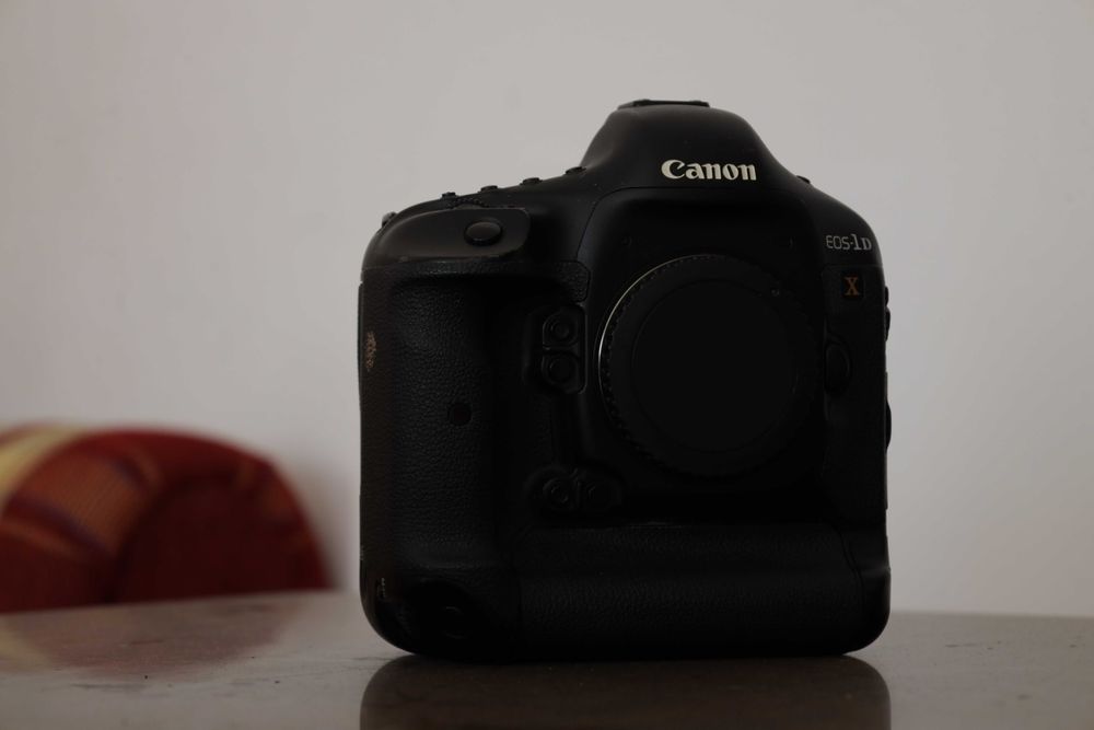 Canon 1DX с оригинална кутия, зарядно и батерия