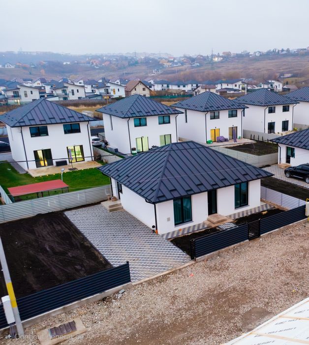 Vand  casa individuala la cheie complet mobilata 350mp teren