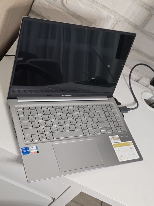 Asus Vivobook 15 OLED, 2.8K, 16 GB, i5-13500H (В гаранция)