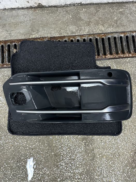 Audi Q7 4M 16-19г Оригинални решетки за халогените