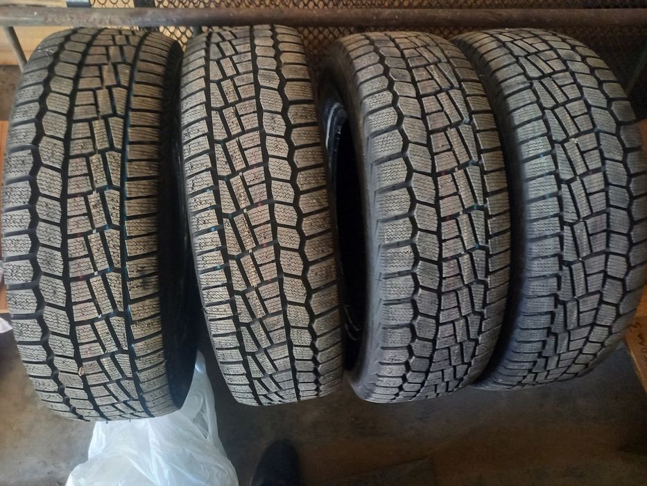 Продам комплект шин