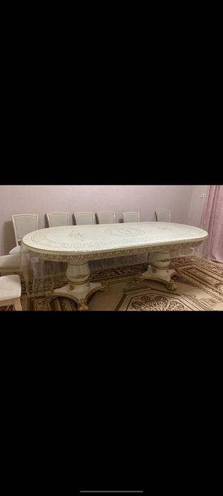 Продам стол.  "Версаче"