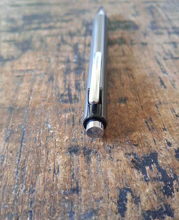 химикалка Пеликан сиво платинен металик в метална кутия, Peliкan Snap