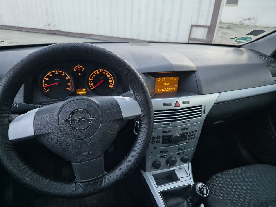 Opel Astra GTC 2009 1.4 Benzina stare foarte buna