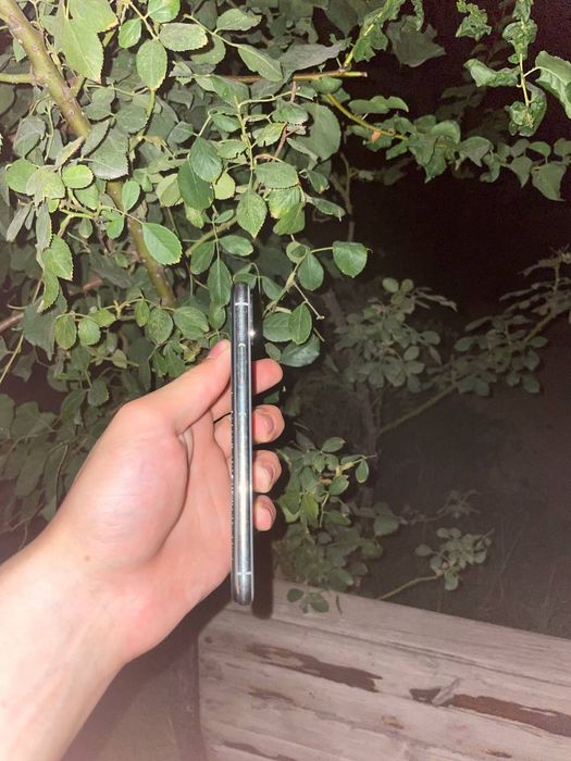 Iphone x sotladi