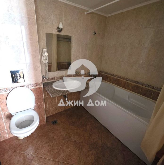 Тристаен апартамент на ПЪРВА ЛИНИЯ в к-с „Сънсет Фемили“, гр. Поморие
