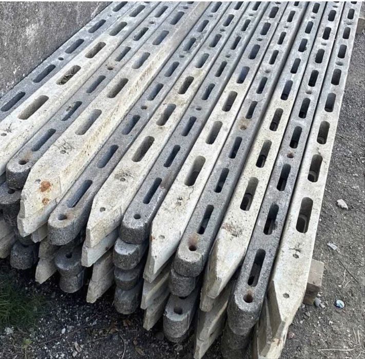 Stâlpi de beton pentru gard