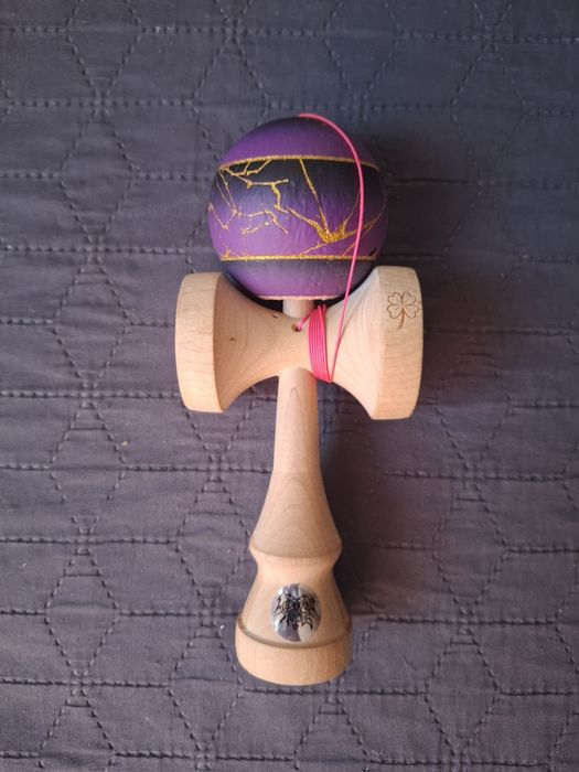 Kendama cu ken locked studio si tama lotus