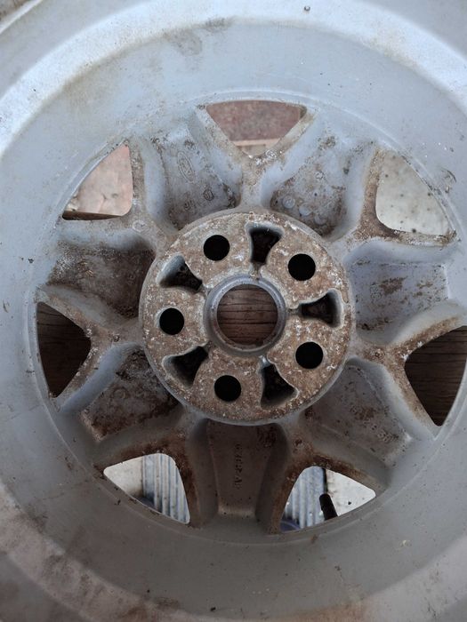 Janta aliaj Ford cu 5  x115 r 16