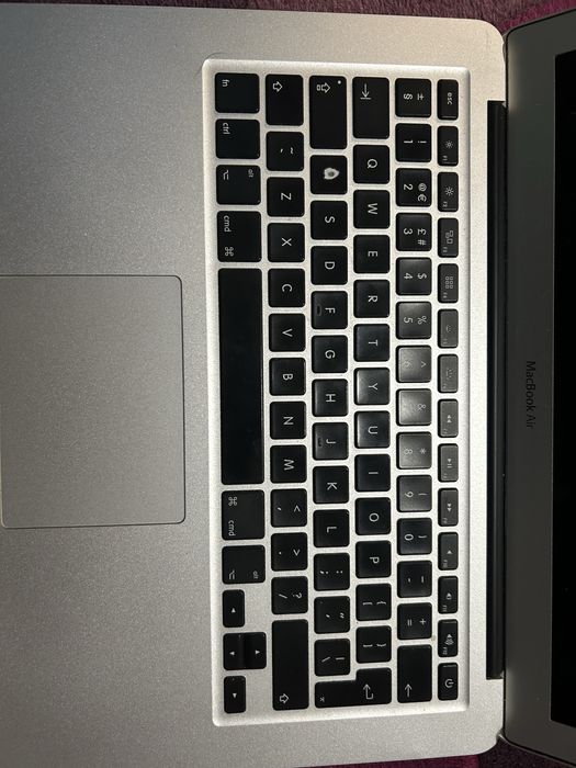 MacBook Air 13” Mid 2013 | i5 | 4GB RAM | 120GB SSD | Работи отлично