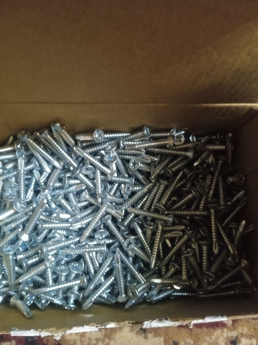 Шурупы по дереву и металлу