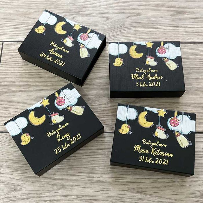 Cutie din carton pentru stick, albă, neagră, personalizată, print uv