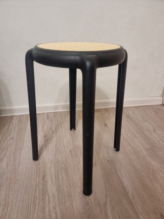 Табурет пластиковый