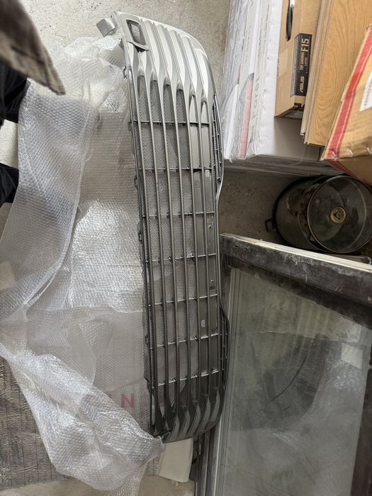 Продам решотку радиатора камри 70