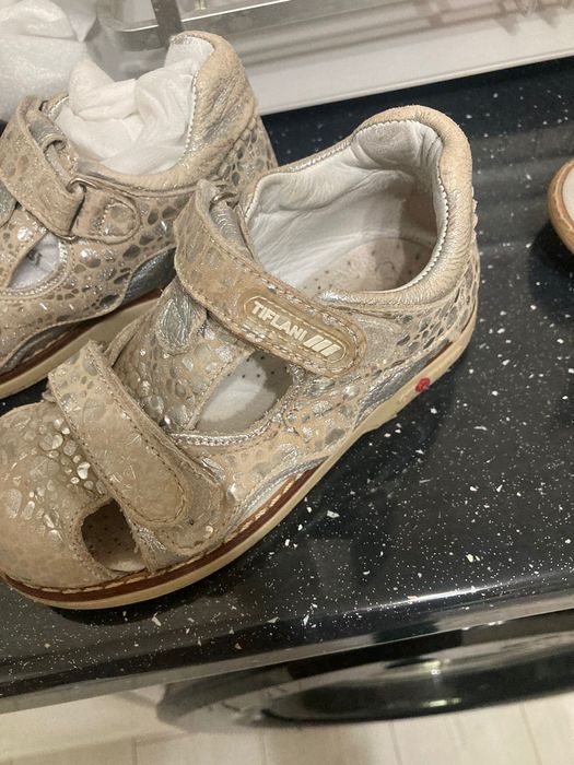 Сандали TIFLANI продам