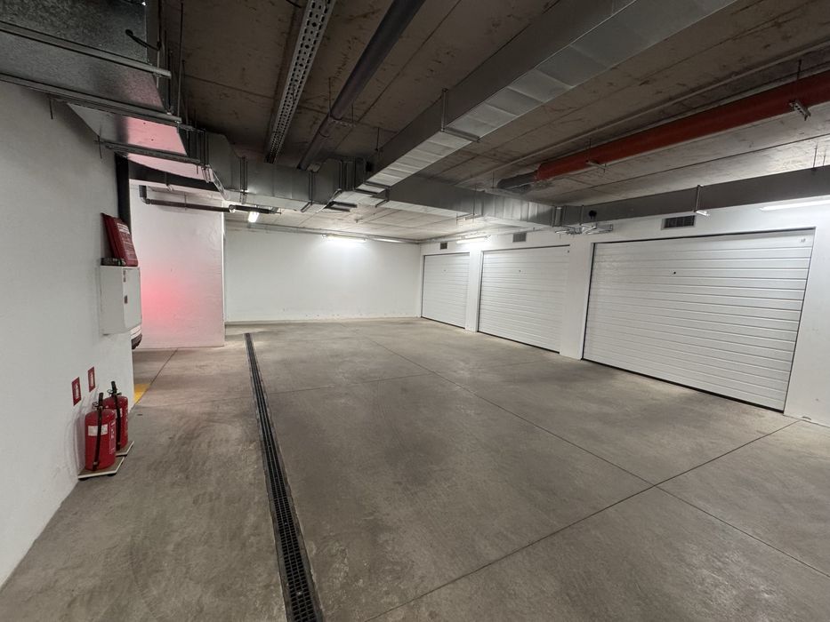 Дава се под наем Гараж / Паркомясто в София, Банишора - 30 кв.м за 204 € - Снимка #4