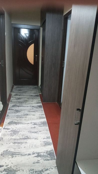 Шаҳар марказида 4 хонали уй сотилади, шошилинч