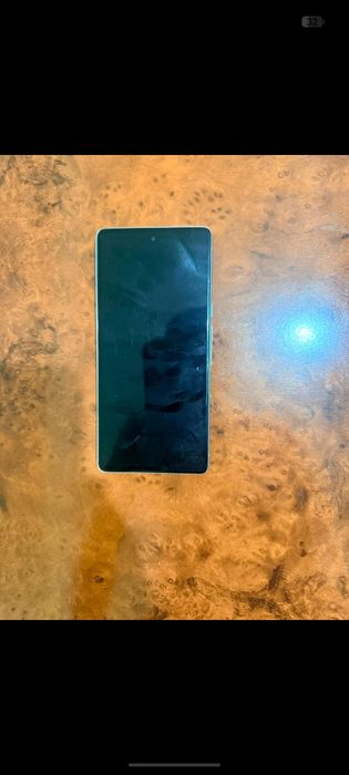 Google pixel 7 .