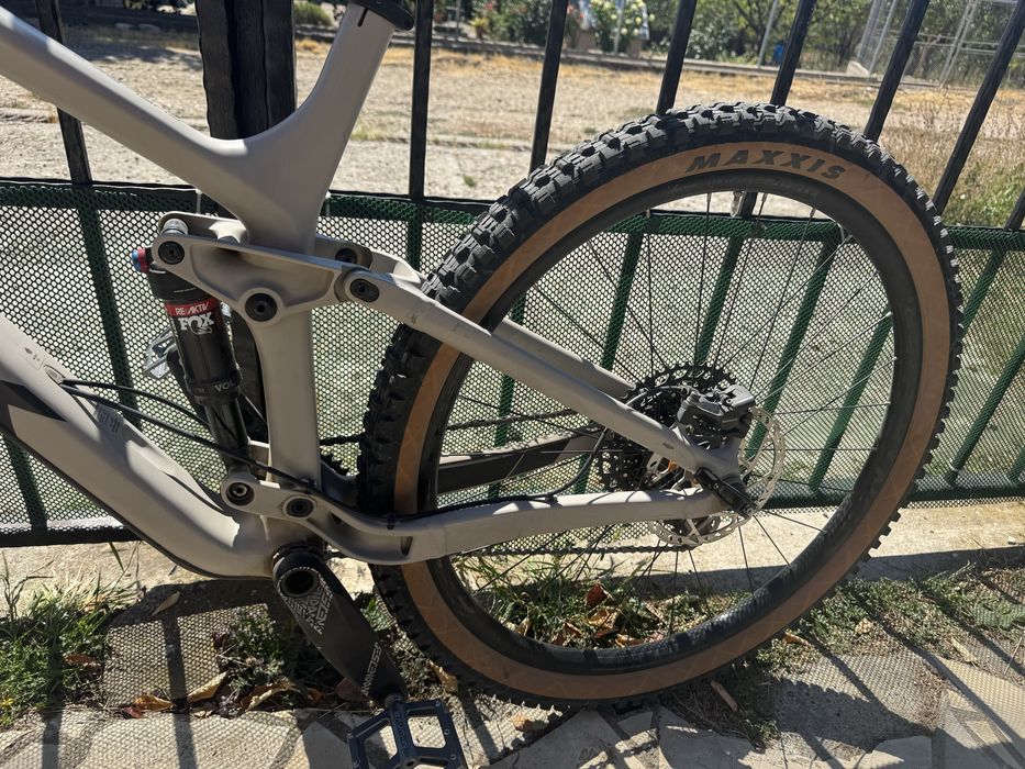 Bicicleta full suspension Trek Fuel EX 9.7