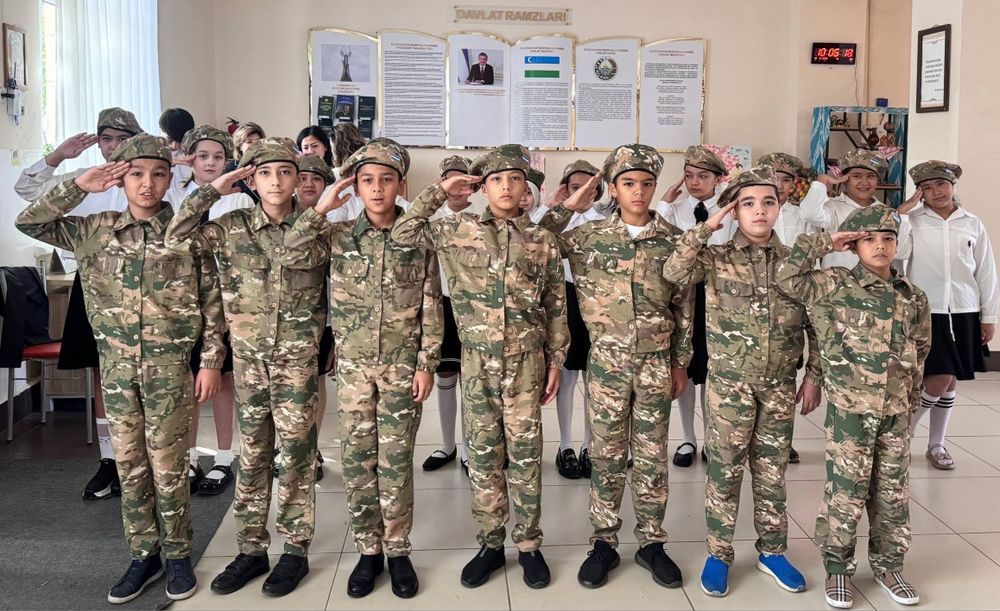 Атласные костюмы на прокат