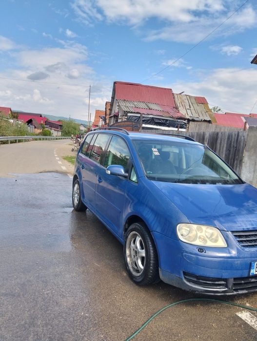 VOLKSWAGEN Touran 0 — imagine 4
