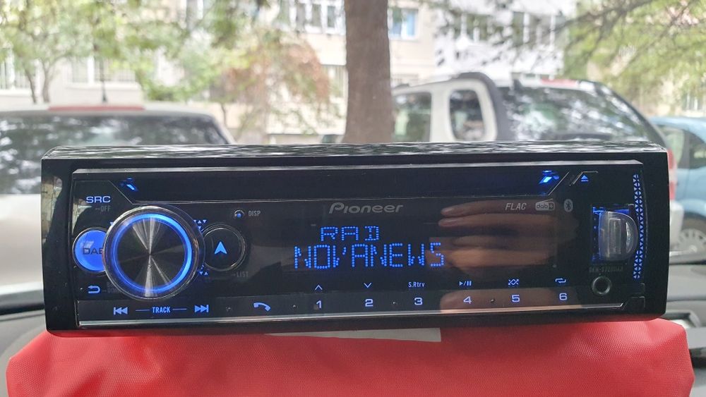 Авторадио Pioneer DEH-S720DAB