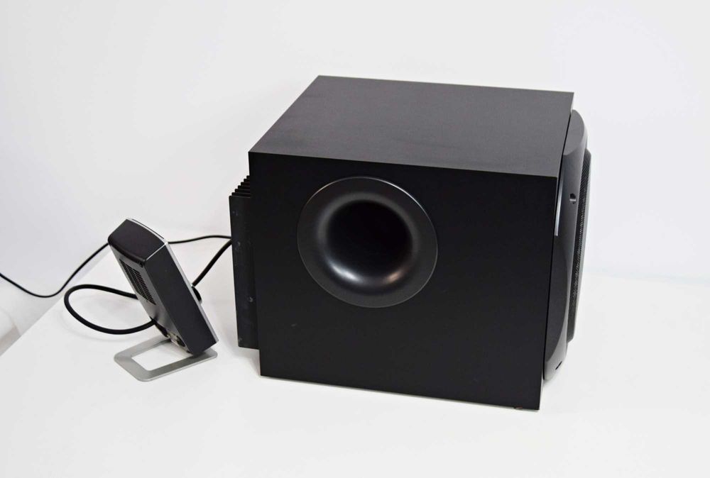 Subwoofer Logitech Z5500, sistem activ