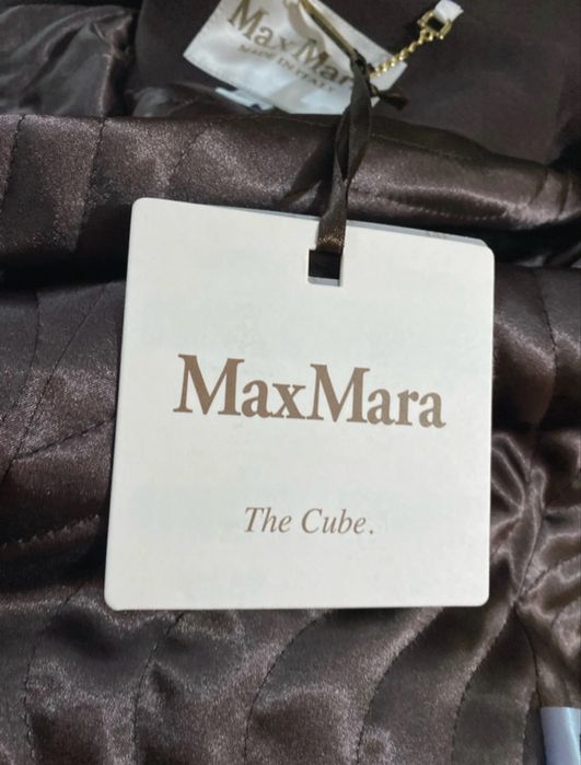 Palton superb , Max Mara.