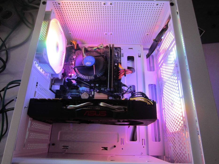 Геймърски  i5-7500, 16GB, с ASUS GTX1070 8GB , 120GB  SSD,  500GB HDD