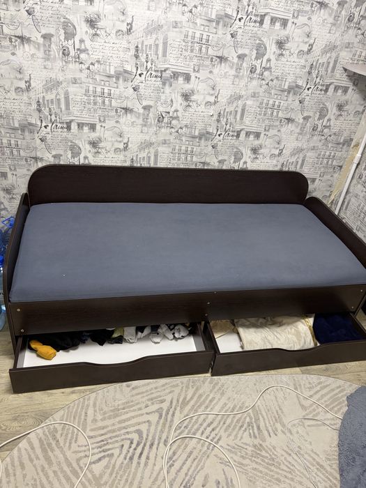 Спальная кровать