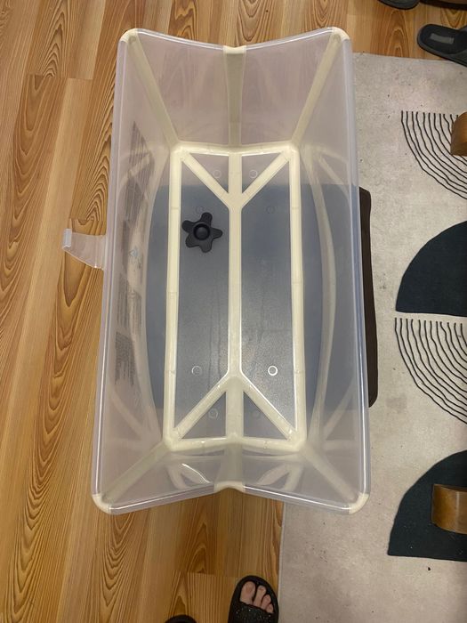 Вана със стойка и подложка за новородено