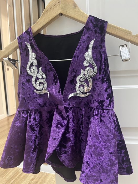 2000 тыс жилет , на 5,6,7 лет