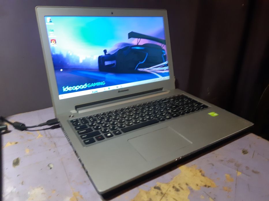 Отличный Lenovo 15.6" Nvidia,  8 ОЗУ SSD+HDD