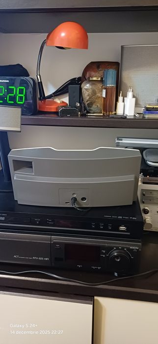 Boxa Bose SundDock XT si satelit Bose stereo