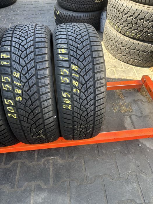 Anvelope Iarna 205/55/17 GoodYear UltraGrip Performance 205 55 17 R17