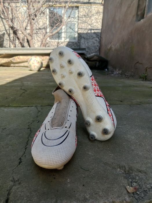 Продам бутсы 35 36 размер бу