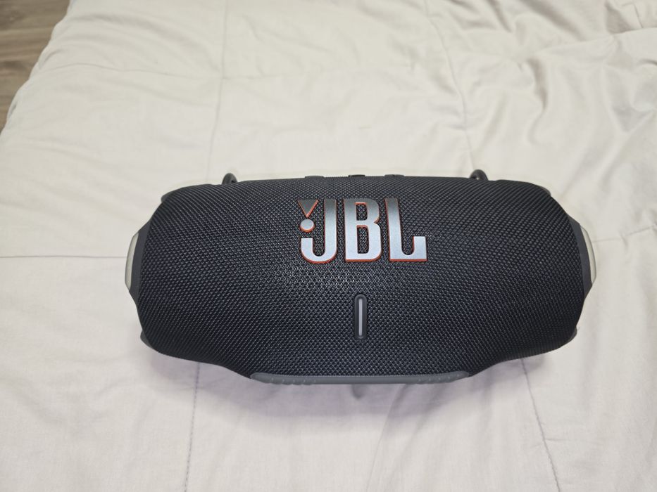 Колонка портативная JBL