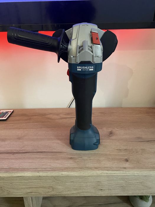 Polizor Unghiular Bosch GWS 8 18v