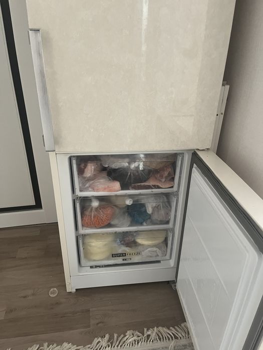 Продаю холодильник