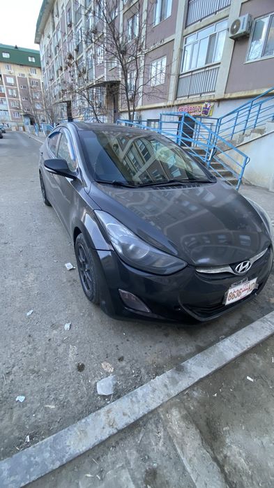 Hyundai Elantra 2012