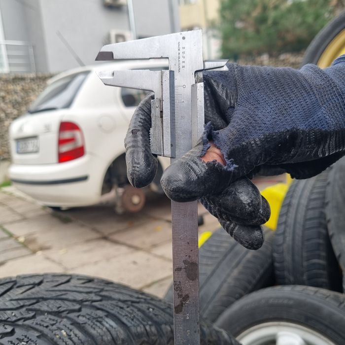 285 45 20 Nokian SUV4