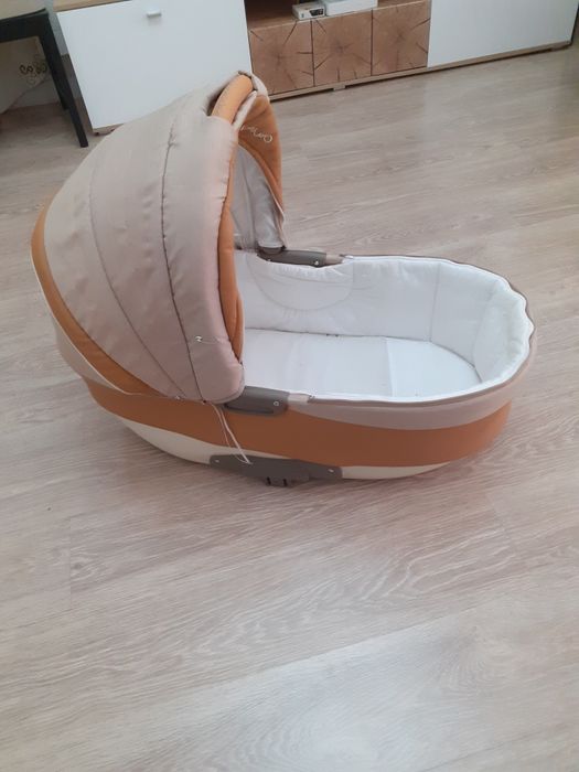 Коляска детская                       .